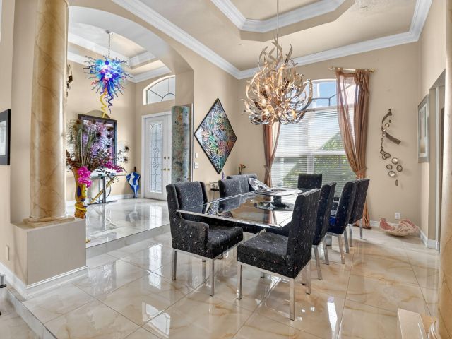 Home for sale at 15463 Tall Oak Avenue - photo 6505723