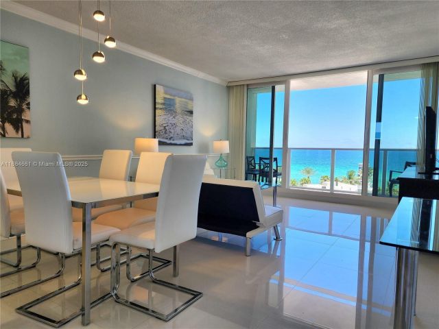 2-bedroom condo for rent in Hollywood - 3505 S Ocean Dr 707 - MondialRealty