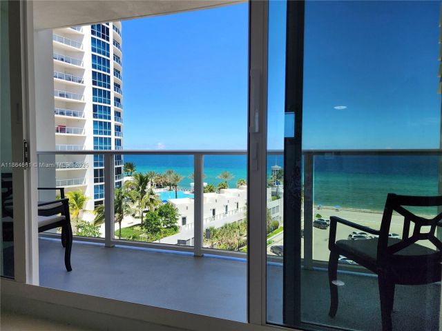 2-bedroom condo for rent in Hollywood - 3505 S Ocean Dr 707 - MondialRealty