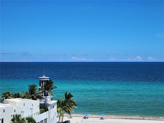 2-bedroom condo for rent in Hollywood - 3505 S Ocean Dr 707 - MondialRealty