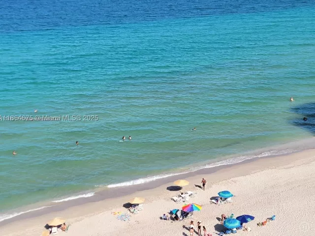 2-bedroom condo for rent in Hollywood - 3505 S Ocean Dr 1502 - MondialRealty