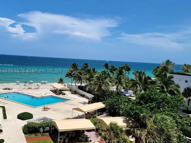 2-bedroom condo for rent in Hollywood - 3505 S Ocean Dr 1502 - MondialRealty
