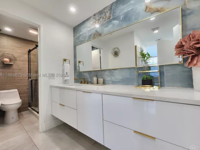 2-bedroom condo for rent in Hollywood - 3505 S Ocean Dr 1502 - MondialRealty