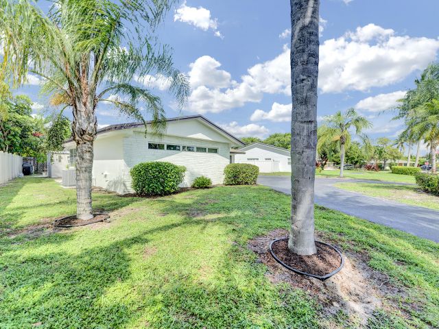 Home for sale at 625 Linnet Circle - photo 6533036