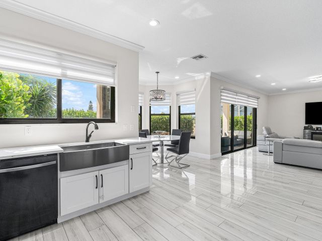 Home for sale at 1115 Avondale Court - photo 6514011