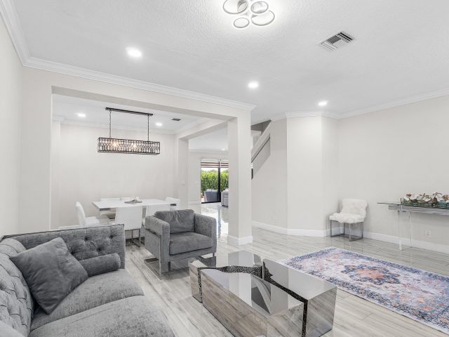 Home for sale at 1115 Avondale Court - photo 6514018