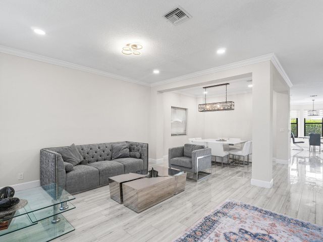 Home for sale at 1115 Avondale Court - photo 6514019