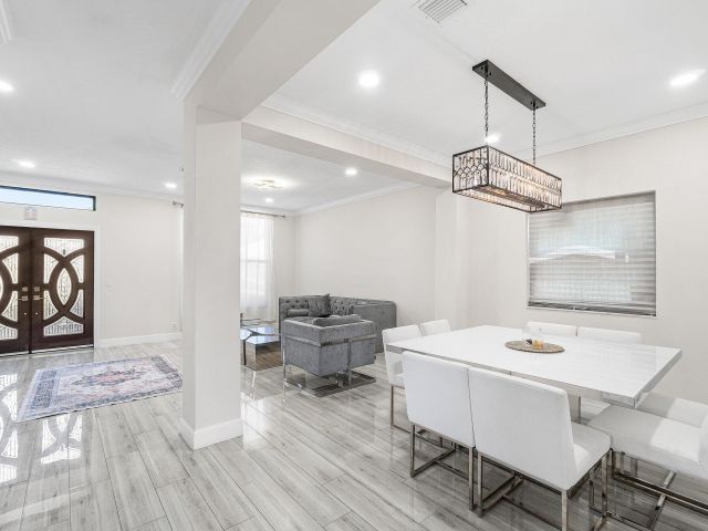 Home for sale at 1115 Avondale Court - photo 6514020