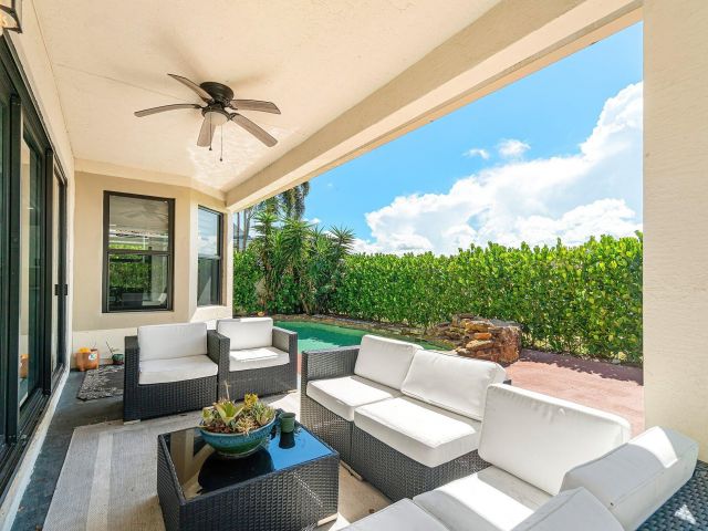 Home for sale at 1115 Avondale Court - photo 6514022