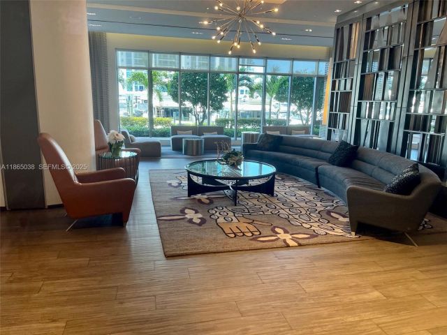 Apartment for rent  Unit #1806 - photo 6686149