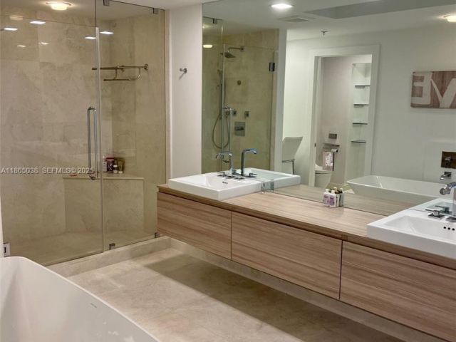 Apartment for rent  Unit #1806 - photo 6686160