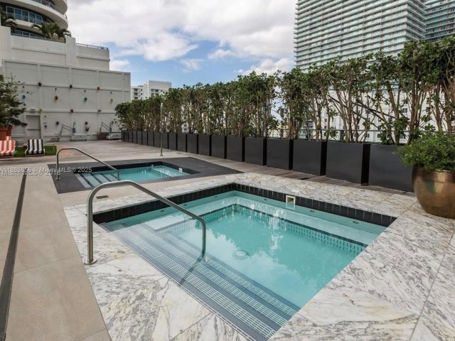 Apartment for sale  Unit #1602 - photo 6460432