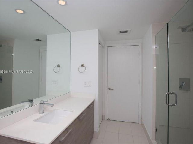 Apartment for sale  Unit #1602 - photo 6460436