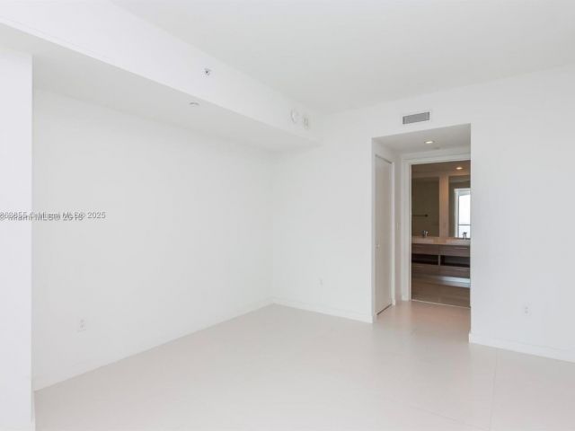 Apartment for sale  Unit #1602 - photo 6460437