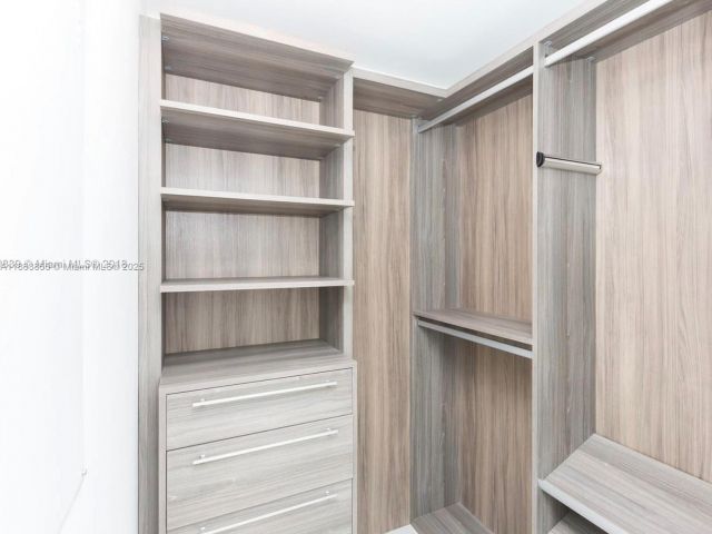 Apartment for sale  Unit #1602 - photo 6460442