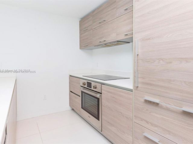 Apartment for sale  Unit #1602 - photo 6460446