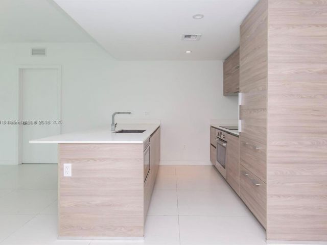 Apartment for sale  Unit #1602 - photo 6460447