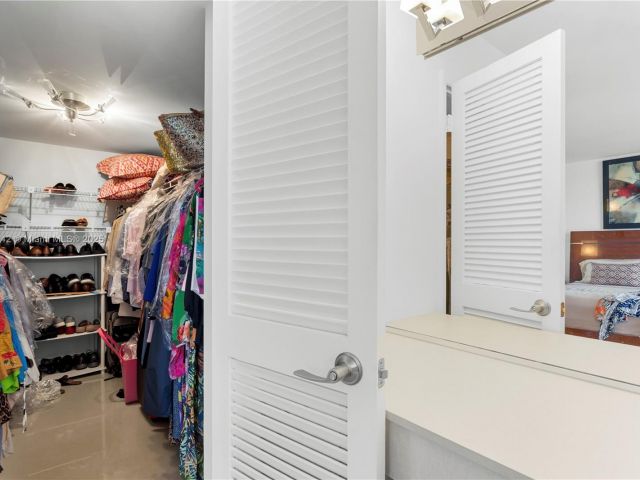 Apartment for sale  Unit #1001 - photo 6466500