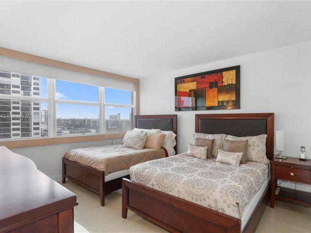 Apartment for sale  Unit #1001 - photo 6466503