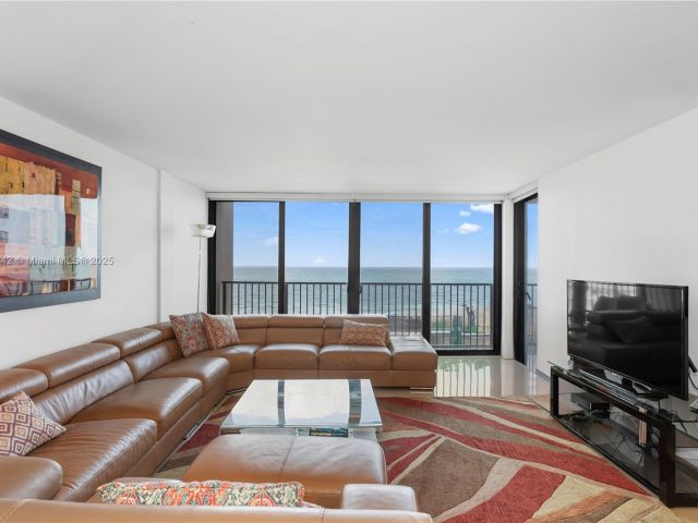 Apartment for sale  Unit #1001 - photo 6466504