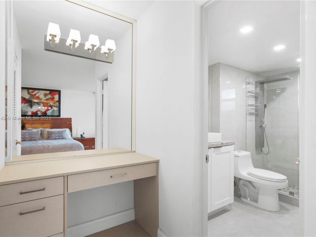 Apartment for sale  Unit #1001 - photo 6466506