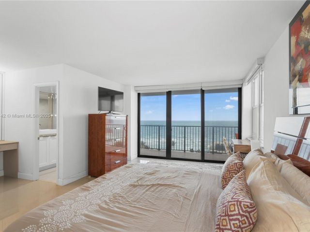 Apartment for sale  Unit #1001 - photo 6466508