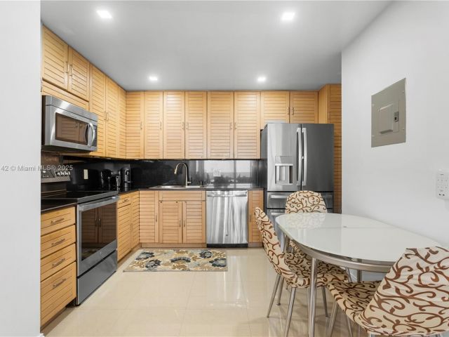 Apartment for sale  Unit #1001 - photo 6466509