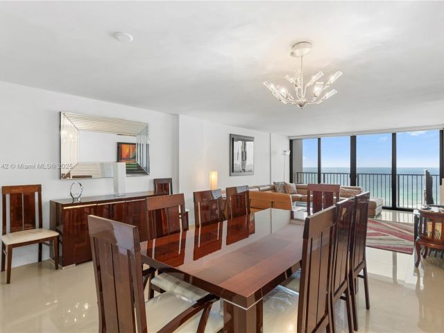 Apartment for sale  Unit #1001 - photo 6466510