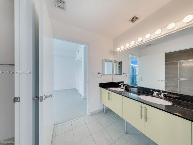 Apartment for rent  Unit #3421 - photo 6475175