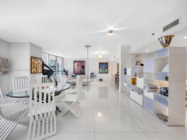 Apartment for sale  Unit #712-714 - photo 6460356