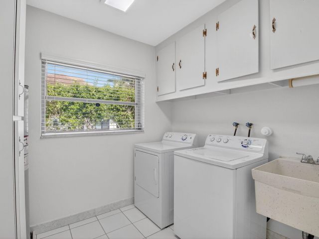 3-bedroom home for rent in Delray Beach - 937 Banyan Drive - MondialRealty