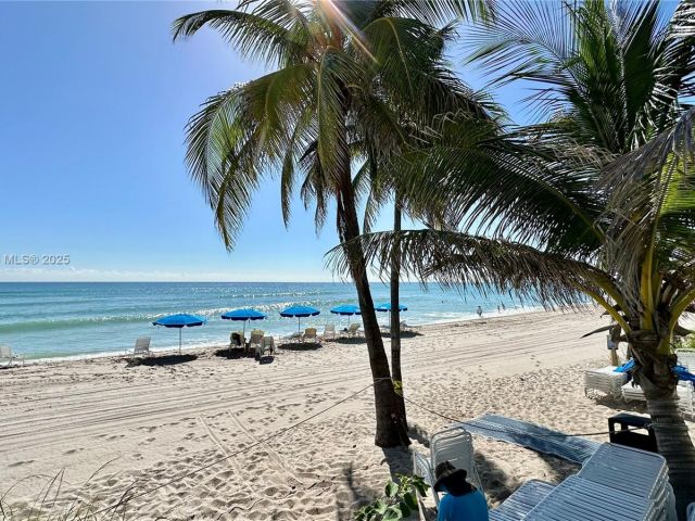 2-bedroom condo for rent in Hallandale Beach - 2030 S Ocean Dr 1022 - MondialRealty