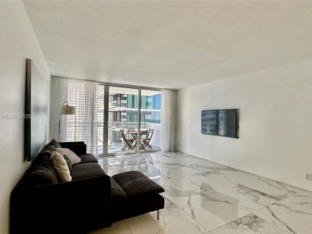 2-bedroom condo for rent in Hallandale Beach - 2030 S Ocean Dr 1022 - MondialRealty