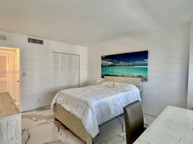 2-bedroom condo for rent in Hallandale Beach - 2030 S Ocean Dr 1022 - MondialRealty