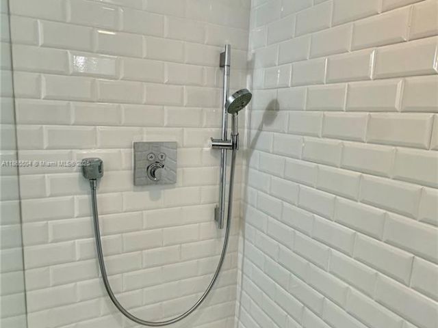 2-bedroom condo for rent in Hallandale Beach - 2030 S Ocean Dr 1022 - MondialRealty