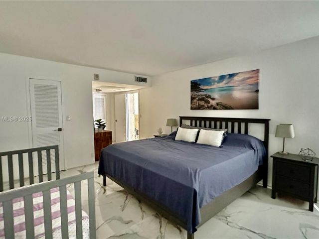 2-bedroom condo for rent in Hallandale Beach - 2030 S Ocean Dr 1022 - MondialRealty
