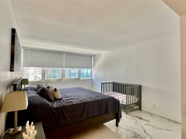 2-bedroom condo for rent in Hallandale Beach - 2030 S Ocean Dr 1022 - MondialRealty