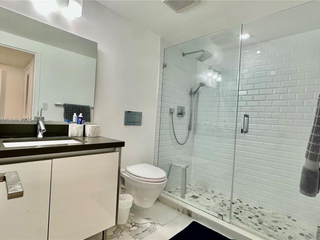 2-bedroom condo for rent in Hallandale Beach - 2030 S Ocean Dr 1022 - MondialRealty