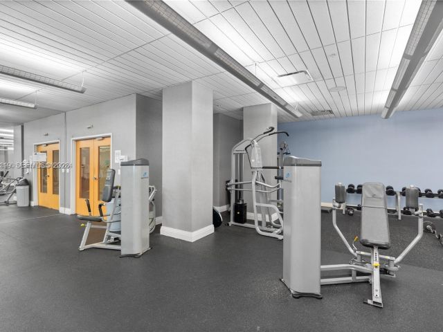 1-bedroom condo for sale in Hollywood - 3801 S Ocean 2Z - MondialRealty