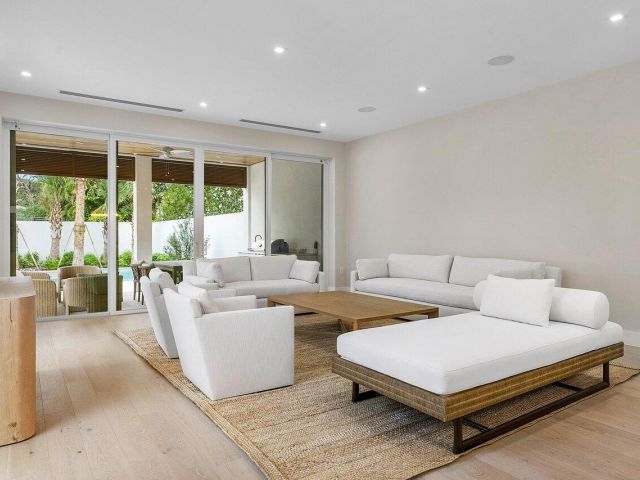 Home for rent at 909 Bond Way - photo 6505677