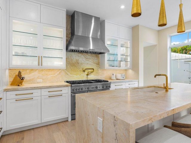 Home for rent at 909 Bond Way - photo 6505679