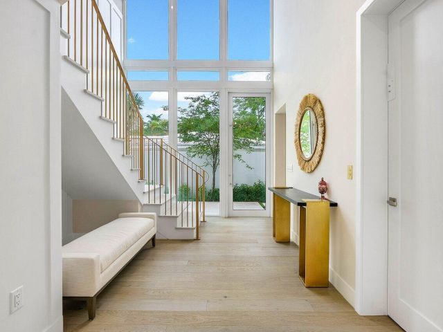 Home for rent at 909 Bond Way - photo 6505687