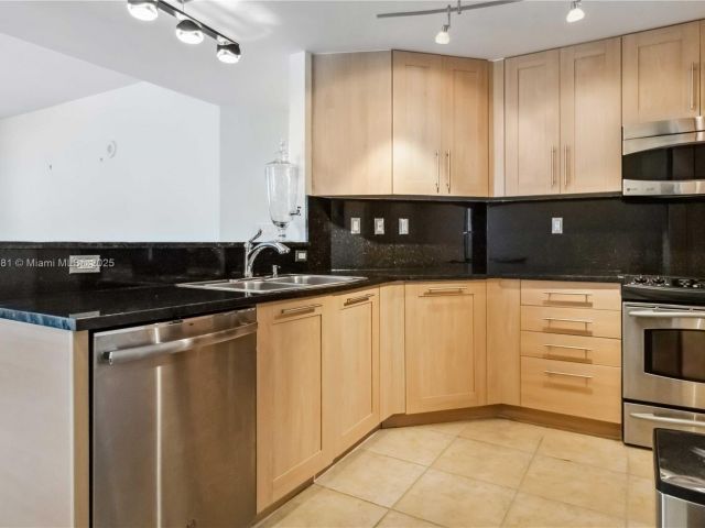 Apartment for sale  Unit #1214 - photo 6470668