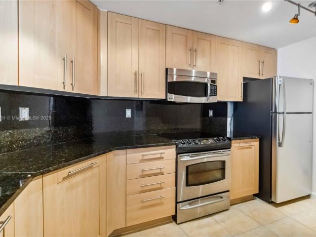 Apartment for sale  Unit #1214 - photo 6470670