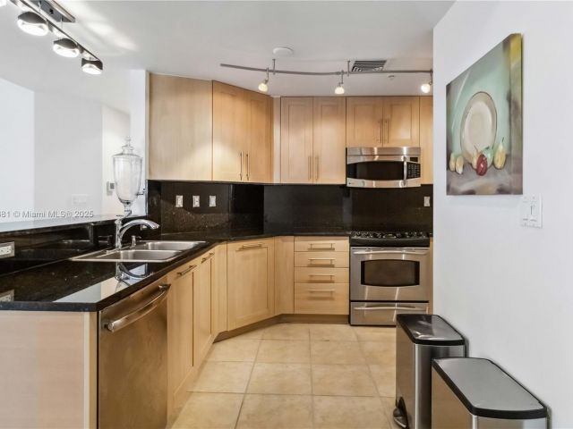 Apartment for sale  Unit #1214 - photo 6470671