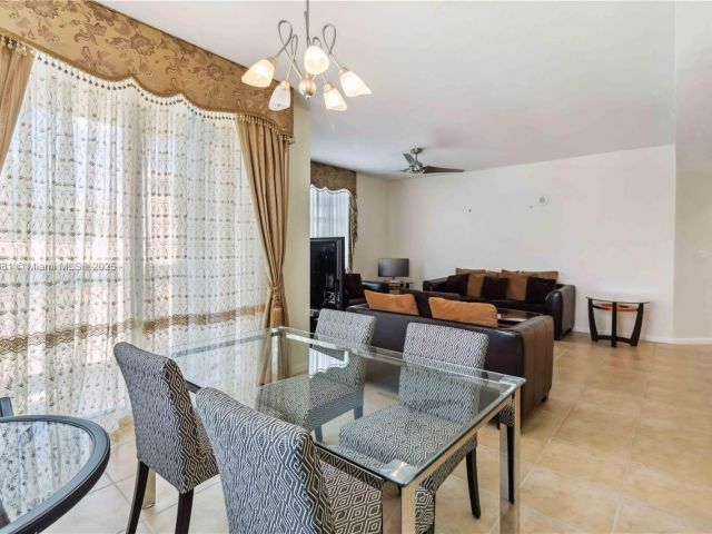 Apartment for sale  Unit #1214 - photo 6470675