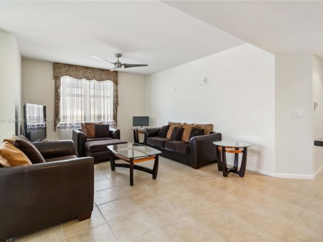 Apartment for sale  Unit #1214 - photo 6470679