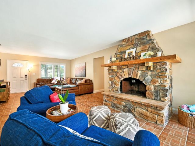 Home for rent at 904 SE 12th Street - photo 6464114