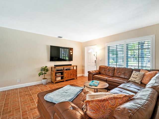 Home for rent at 904 SE 12th Street - photo 6464117