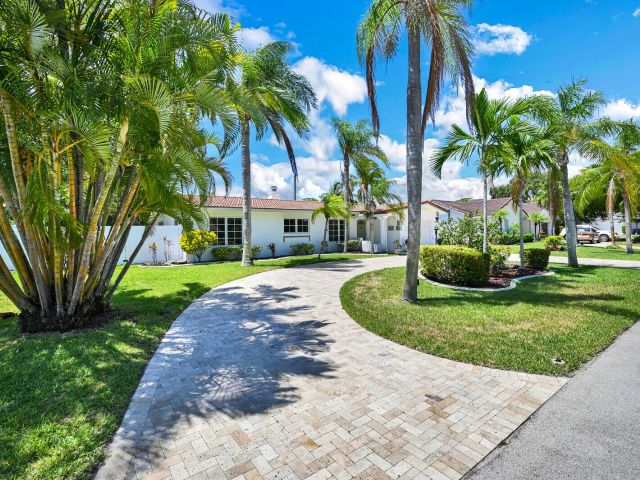 Home for rent at 904 SE 12th Street - photo 6464125